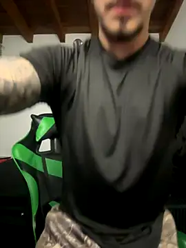 Valentino Xander online show from November 2025 12:11:02 AM