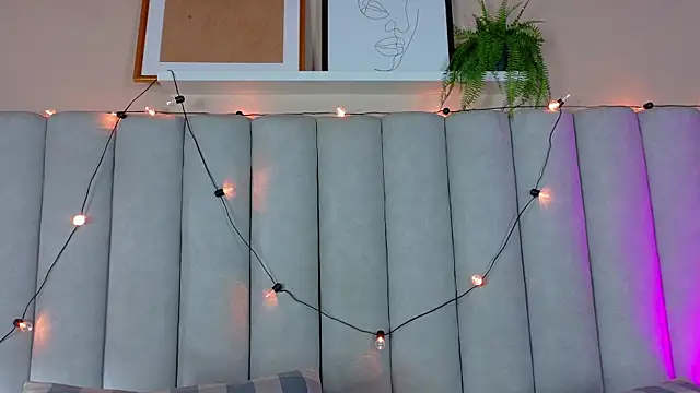 Snapshot of EngelStone chatting on November 2025 07:36:02 PM EngelStone online show from November 2025 07:36:02 PM