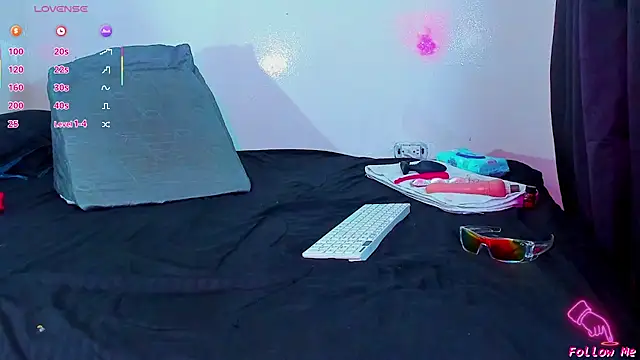 Piggy Eddy online show from January 2026 02:17:01 AM