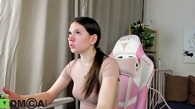 Snapshot of Nicole_Charm chatting on October 2025 09:04:02 PM Nicole Charm online show from October 2025 09:04:02 PM