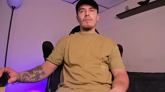 james connor2 online show from November 2025 08:01:01 PM