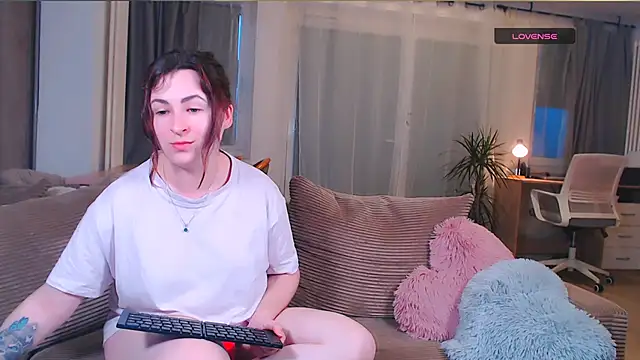 Caroline1995 online show from March 2026 05:28:01 PM