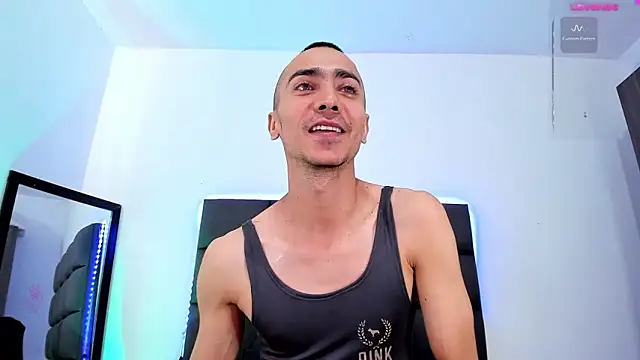 Snapshot of steven_hott8 chatting on January 2025 02:09:01 PM steven hott8 online show from January 2025 02:09:01 PM