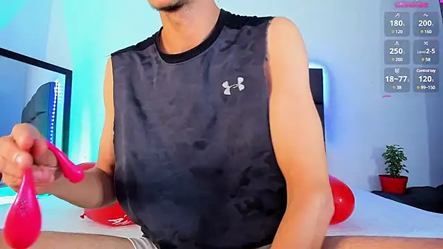 Snapshot of steven_hott8 chatting on February 2025 03:36:02 PM steven hott8 online show from February 2025 03:36:02 PM