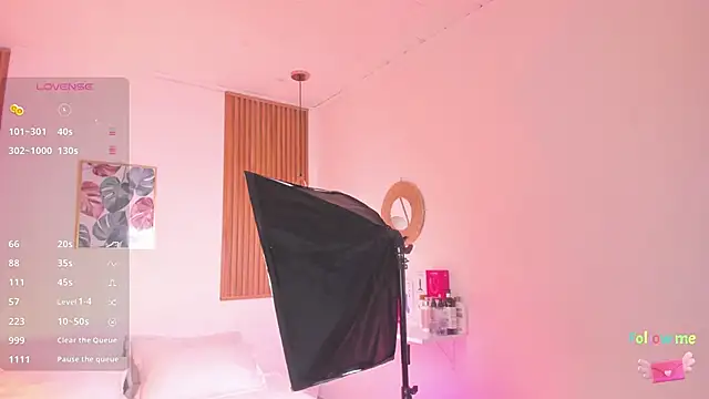 TiffanyWright online show from November 2025 01:23:02 PM