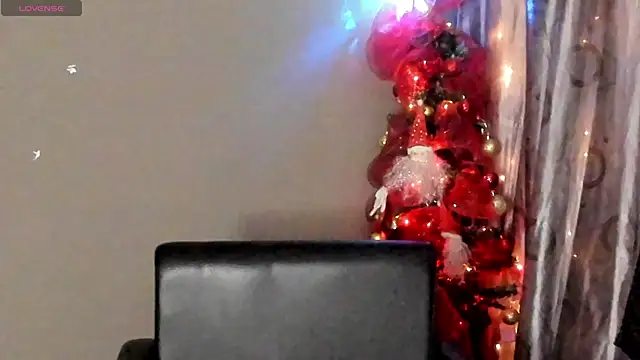 Snapshot of Renata_wilsom chatting on December 2024 12:11:02 AM Renata wilsom online show from December 2024 12:11:02 AM