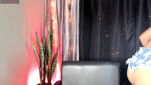 Snapshot of Renata_wilsom chatting on January 2025 01:21:01 PM Renata wilsom online show from January 2025 01:21:01 PM