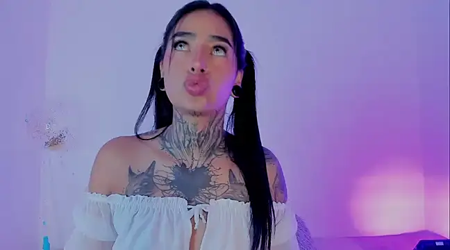 Snapshot of shadowcatt_ chatting on January 2025 12:52:02 AM shadowcatt online show from January 2025 12:52:02 AM