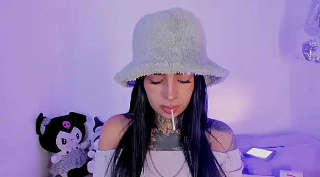 Snapshot of shadowcatt_ chatting on February 2025 11:43:01 PM shadowcatt online show from February 2025 11:43:01 PM