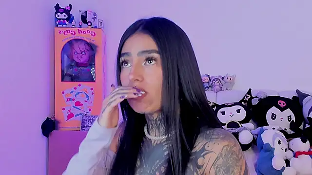 Snapshot of shadowcatt_ chatting on November 2025 07:14:02 PM shadowcatt online show from November 2025 07:14:02 PM