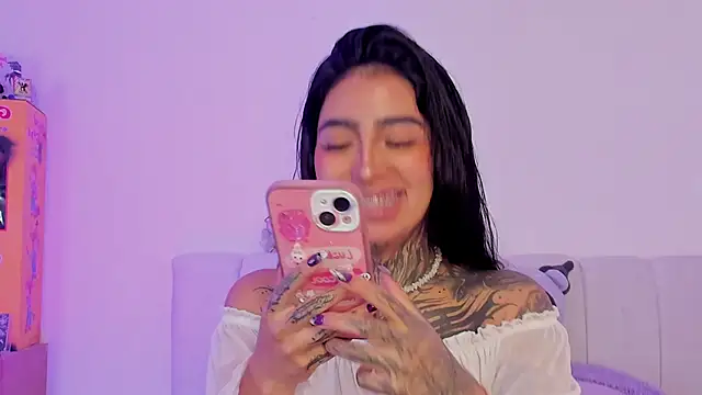 Snapshot of shadowcatt_ chatting on November 2025 08:44:01 PM shadowcatt online show from November 2025 08:44:01 PM