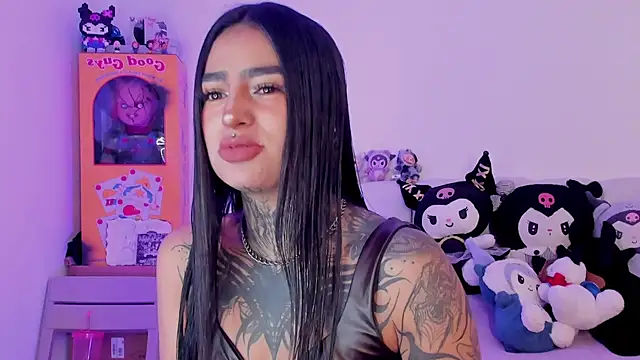 Snapshot of shadowcatt_ chatting on December 2025 09:24:02 PM shadowcatt online show from December 2025 09:24:02 PM