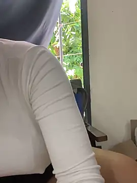 Snapshot of Shirato_hana chatting on March 2025 01:37:02 AM Shirato hana online show from March 2025 01:37:02 AM