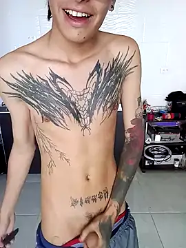 Snapshot of Cuervo_maniaco chatting on December 2024 02:24:02 PM Cuervo maniaco online show from December 2024 02:24:02 PM