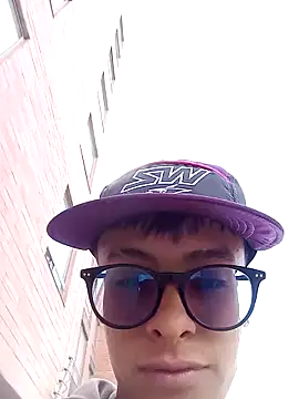 Snapshot of Cuervo_maniaco chatting on December 2024 05:29:02 PM Cuervo maniaco online show from December 2024 05:29:02 PM