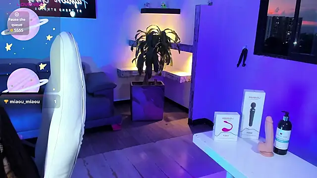 Snapshot of TifanyWhite_ chatting on February 2025 11:23:02 PM TifanyWhite online show from February 2025 11:23:02 PM