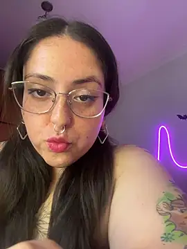 Mizztikaa online show from November 2025 05:57:01 PM