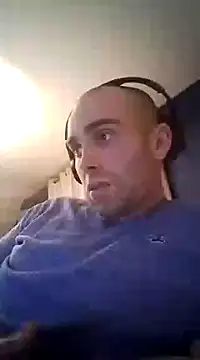 Snapshot of DrbigdickUK chatting on December 2024 10:45:01 PM DrbigdickUK online show from December 2024 10:45:01 PM