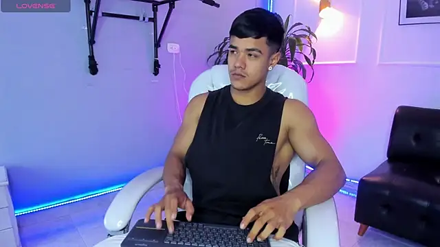 Snapshot of Rob_saenz_ chatting on November 2025 02:28:02 PM Rob saenz online show from November 2025 02:28:02 PM