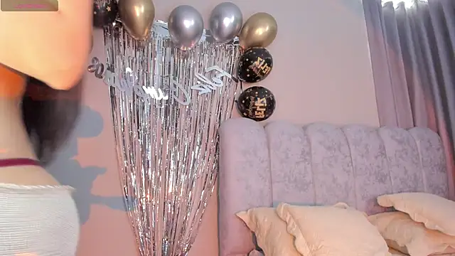 ashlyestone online show from April 2026 06:23:01 PM