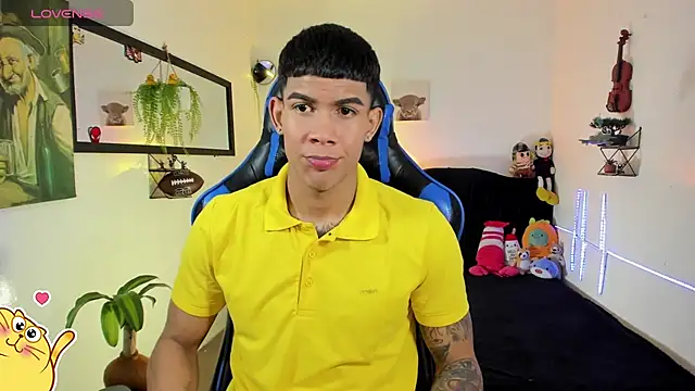 Damian latinxxx online show from March 2026 03:32:01 AM