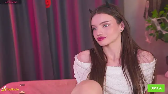 Snapshot of Bellacle chatting on October 2025 08:42:01 AM Bellacle online show from October 2025 08:42:01 AM