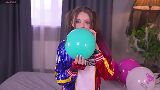 Snapshot of Bellacle chatting on October 2025 07:42:01 AM Bellacle online show from October 2025 07:42:01 AM