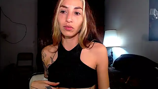 Snapshot of stephieval_ chatting on June 2026 06:27:01 AM stephieval online show from June 2026 06:27:01 AM