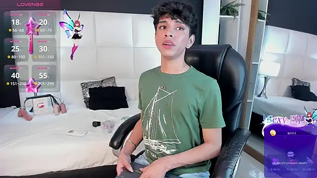 Snapshot of Santy_carrington chatting on December 2024 09:17:02 AM Santy carrington online show from December 2024 09:17:02 AM