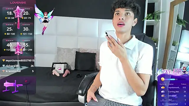 Snapshot of Santy_carrington chatting on December 2024 01:35:02 AM Santy carrington online show from December 2024 01:35:02 AM