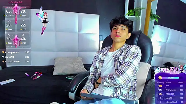 Snapshot of Santy_carrington chatting on December 2024 07:29:02 AM Santy carrington online show from December 2024 07:29:02 AM