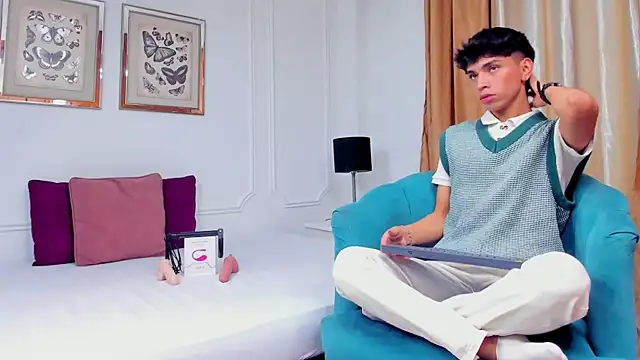 Snapshot of Santy_carrington chatting on December 2024 06:22:02 PM Santy carrington online show from December 2024 06:22:02 PM