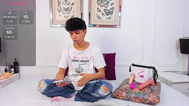 Snapshot of Santy_carrington chatting on January 2025 09:12:01 PM Santy carrington online show from January 2025 09:12:01 PM