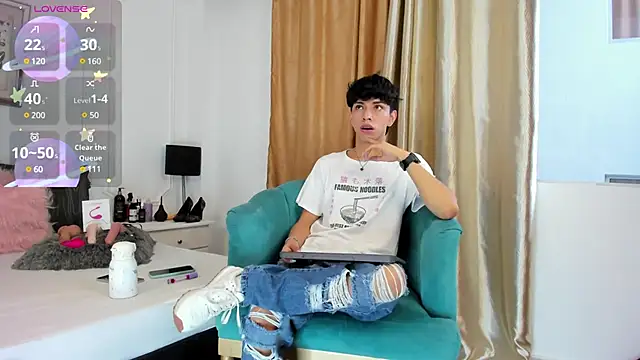 Snapshot of Santy_carrington chatting on January 2025 12:52:01 PM Santy carrington online show from January 2025 12:52:01 PM