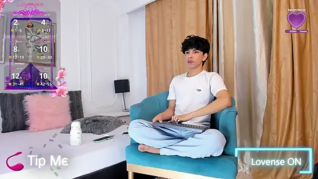 Snapshot of Santy_carrington chatting on February 2025 08:10:01 PM Santy carrington online show from February 2025 08:10:01 PM