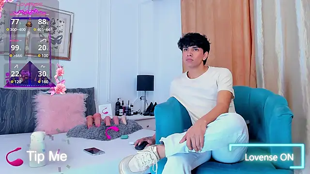 Snapshot of Santy_carrington chatting on February 2025 08:20:02 PM Santy carrington online show from February 2025 08:20:02 PM