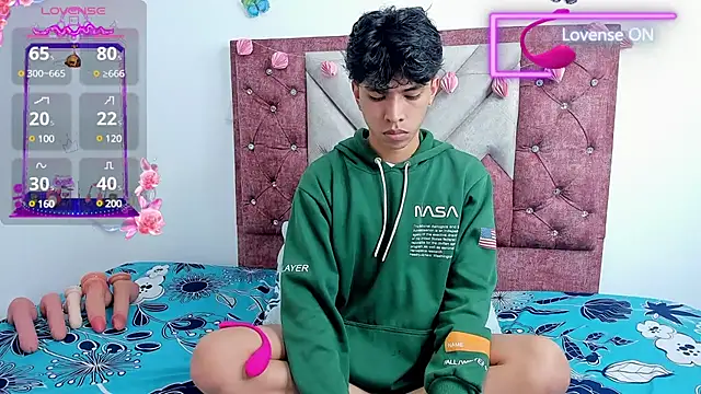 Snapshot of Santy_carrington chatting on March 2025 10:11:01 PM Santy carrington online show from March 2025 10:11:01 PM