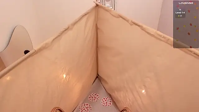 Ariella Ruiz online show from March 2025 06:37:02 PM