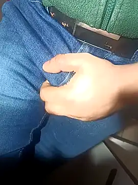 Snapshot of franko1987 chatting on January 2025 09:48:01 AM franko1987 online show from January 2025 09:48:01 AM