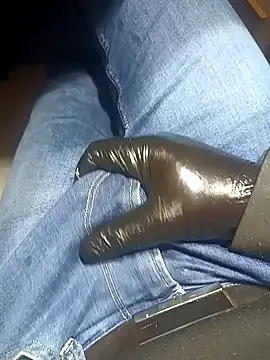 Snapshot of franko1987 chatting on February 2025 05:40:01 AM franko1987 online show from February 2025 05:40:01 AM