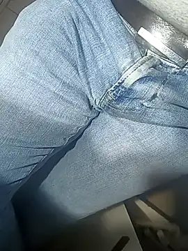 Snapshot of franko1987 chatting on February 2025 04:51:02 AM franko1987 online show from February 2025 04:51:02 AM