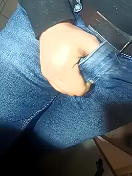 Snapshot of franko1987 chatting on February 2025 05:30:02 AM franko1987 online show from February 2025 05:30:02 AM