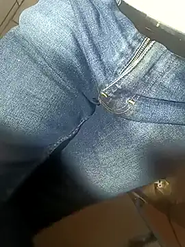 Snapshot of franko1987 chatting on March 2025 05:52:02 AM franko1987 online show from March 2025 05:52:02 AM