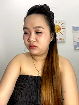 Snapshot of Odette68 chatting on November 2025 07:53:02 AM Odette68 online show from November 2025 07:53:02 AM