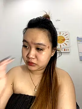 Snapshot of Odette68 chatting on November 2025 04:24:01 AM Odette68 online show from November 2025 04:24:01 AM