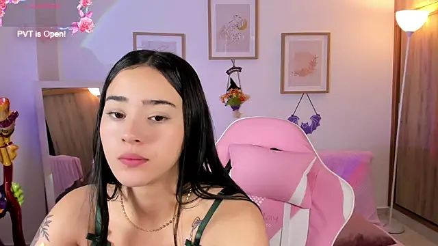 Snapshot of Veronica_isaza__ chatting on October 2025 12:37:02 PM Veronica isaza online show from October 2025 12:37:02 PM