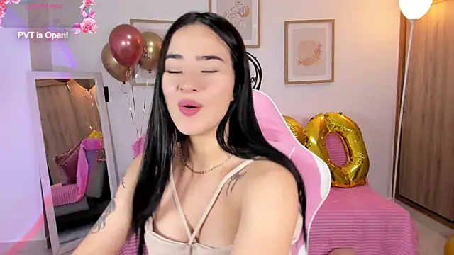 Snapshot of Veronica_isaza__ chatting on October 2025 12:34:02 PM Veronica isaza online show from October 2025 12:34:02 PM