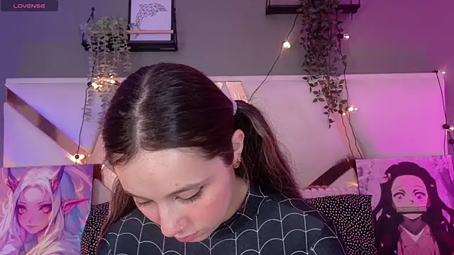 AmbarHills 1 online show from November 2025 11:54:01 AM