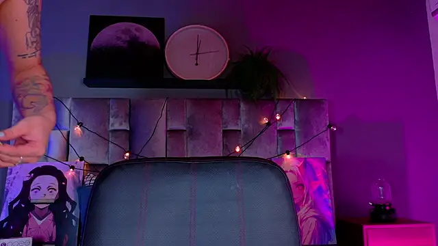 AmbarHills 1 online show from November 2025 11:42:02 AM