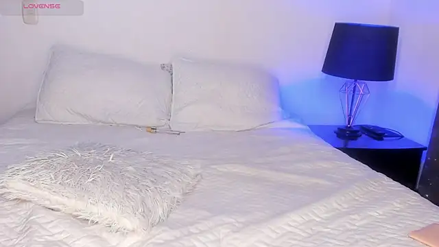 salome lee online show from November 2025 02:43:01 AM